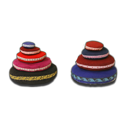 Round velvet cushion